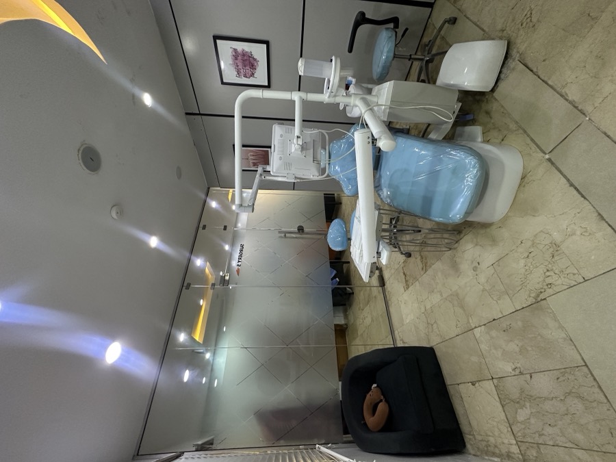 A Glaze surgery prepared for whitening treatment